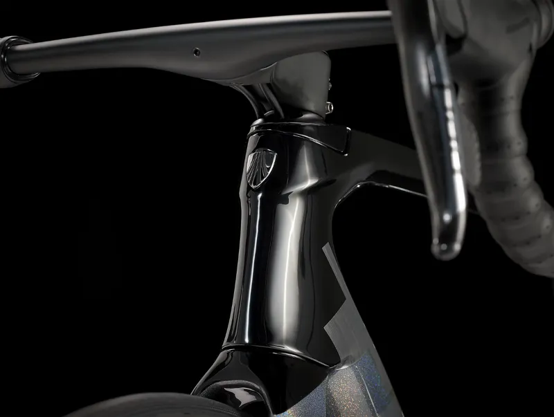 Trek Emonda SLR 9 AXS Carbon Road Bike 2024 in Prismatic/Black-10